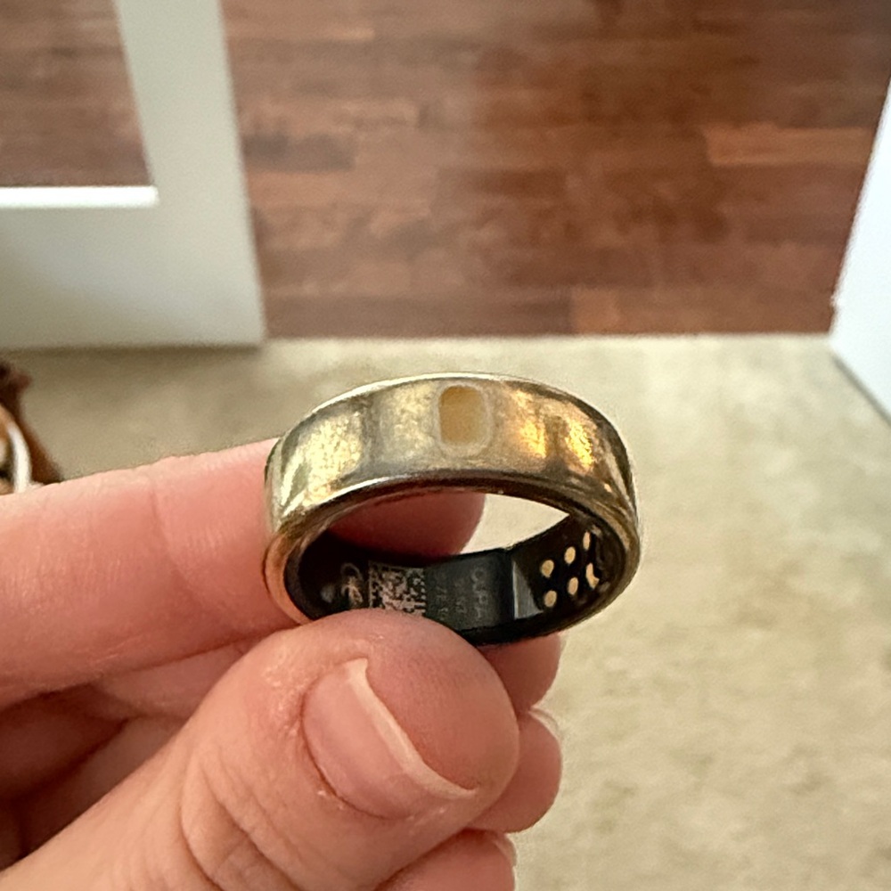 Oura Ring Charging Dock with Gold and Black Accent - Picture 7 of 11